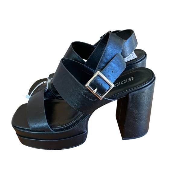 Soda Shoes - Soda black platform heels size 9 brand new